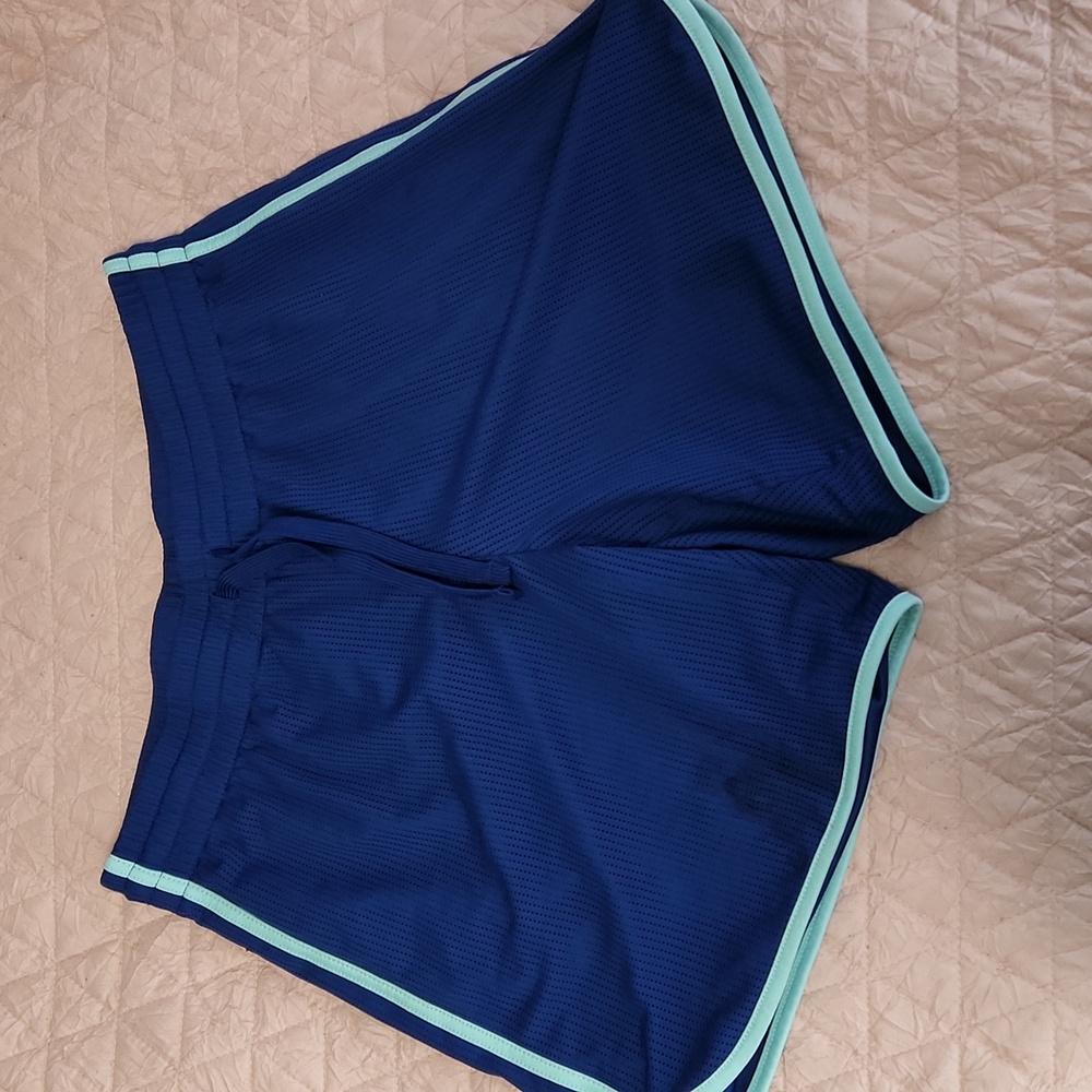 3/20 Athletic works blue bball shorts